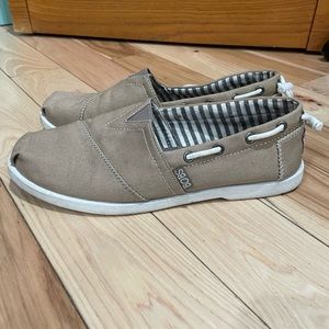 bobs SKECHERS memory foam espadrilles size 7